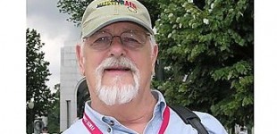 Florida Vets lead by Dan Finch at World War II Memorial